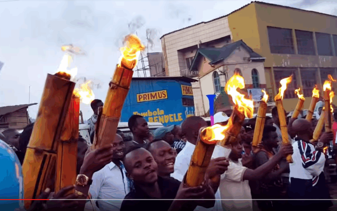 Une marche des flambeaux et un titre rap pour le retour du Prix Nobel en RDC !